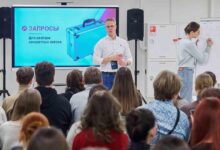 Изображение, иллюстрирующее путь от стартапа к успешной карьере в Москве