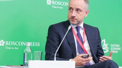 Изображение, иллюстрирующее тренд переезда из столицы в регионы для достижения карьерных целей.