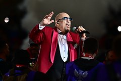 Михаил Шуфутинский о вечном двигателе осенних улыбок