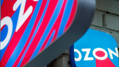 Пункты выдачи Ozon, превращенные в мини-склады для хранения посылок.