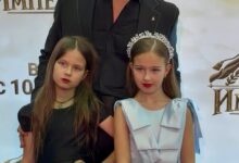 Оперное имя для дочки и косметический бунт старших наследниц