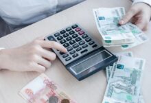 Иллюстрация, символизирующая финансовую реинкарнацию рубля в России.