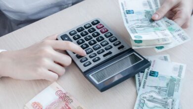 Иллюстрация, символизирующая финансовую реинкарнацию рубля в России.