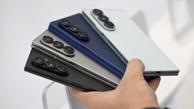 Изображение, иллюстрирующее привязанность людей к своим смартфонам