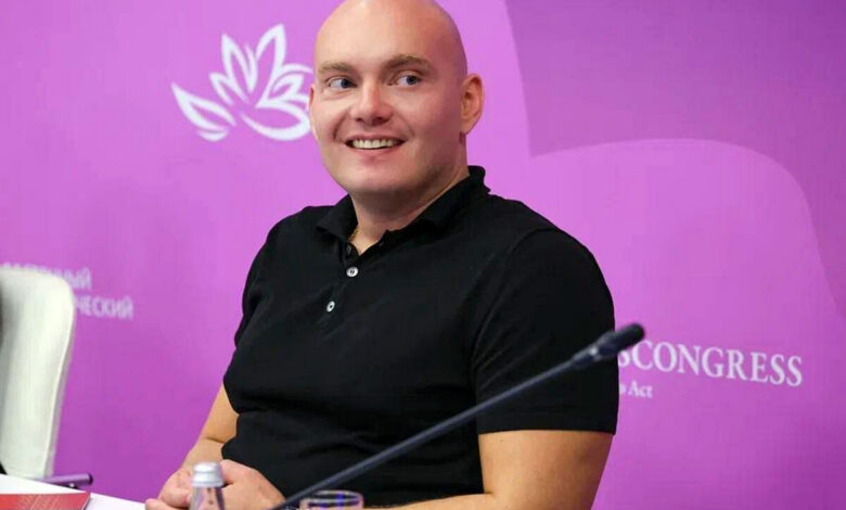 Иллюстрация, символизирующая взаимодействие нейросетей и русской культуры