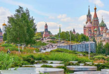 Москвичи участвуют в осеннем марафоне, притворяясь туристами