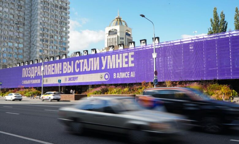 Алиса надевает профессорские очки, готовясь решить сложные задачи. 3