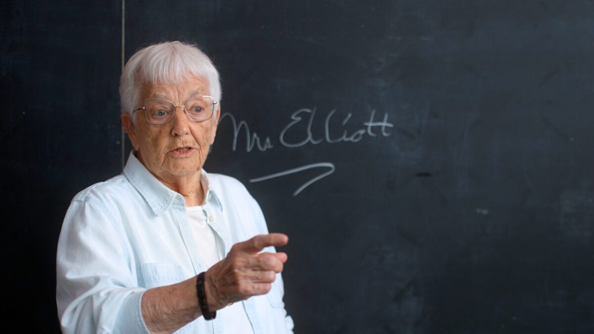 Jane elliott against the world still 1 scaled