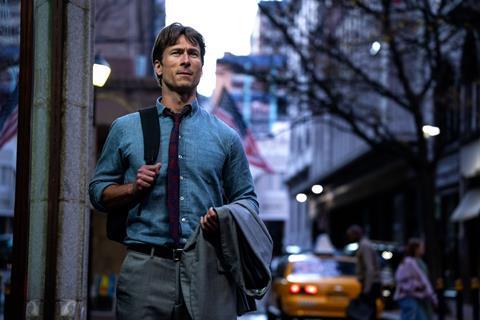 Глен Пауэлл в фильме How To Make A Killing