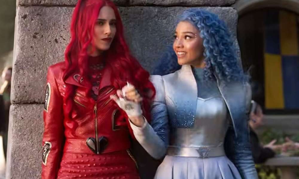 Коллаж из кадров тизера Descendants 5: Брэнди в образе Алисы, элементы путешествий во времени, яркая и кислотная Страна чудес.