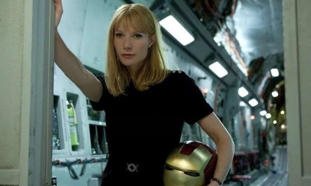 Жареная курица и Гвинет Пэлтроу на фоне логотипа Netflix