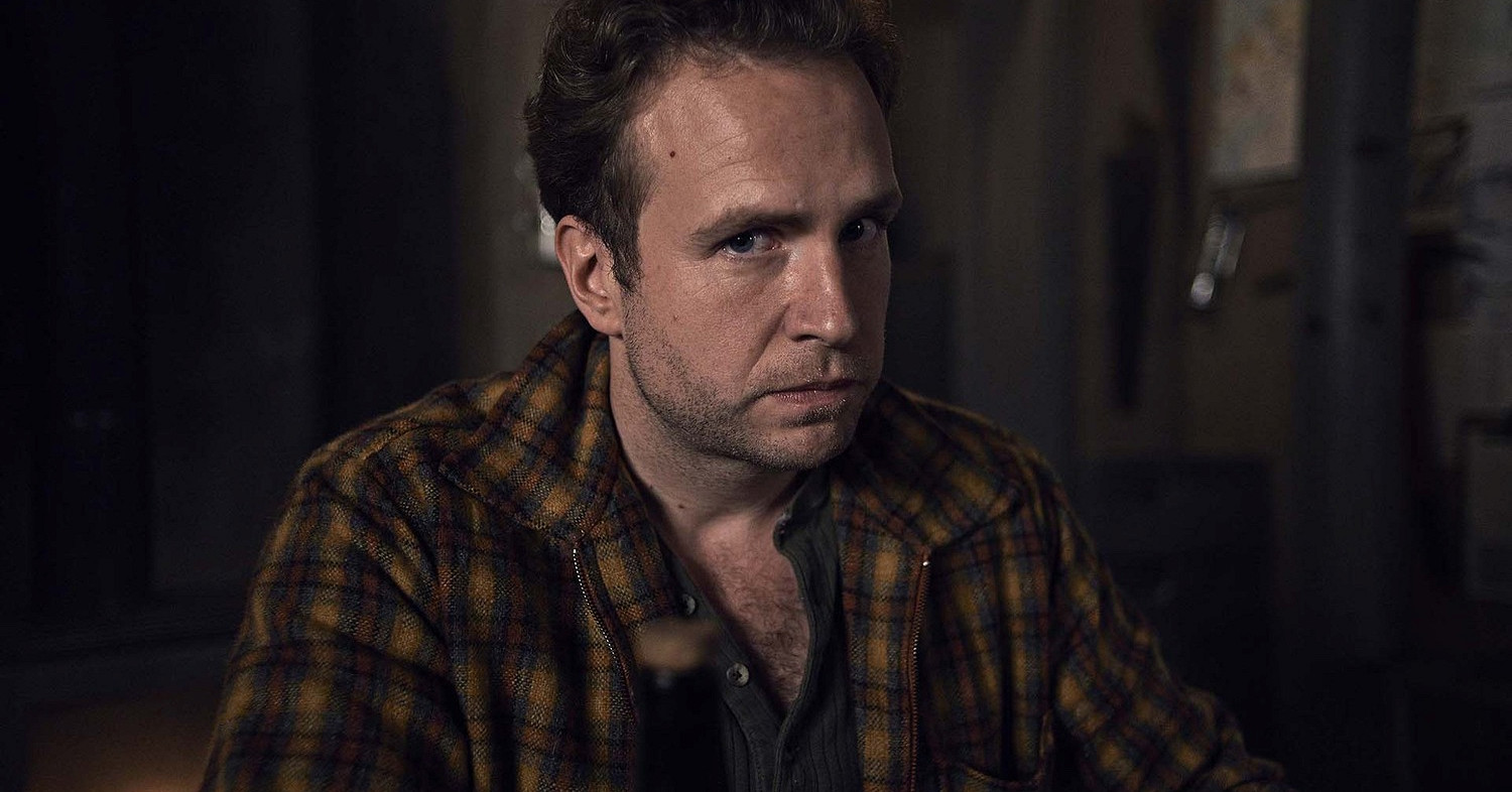 Постер нового сериала о Хогвартсе с изображением новых актёров