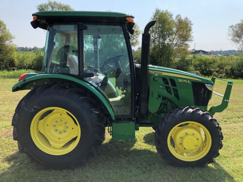Traktorius John Deere 5075E