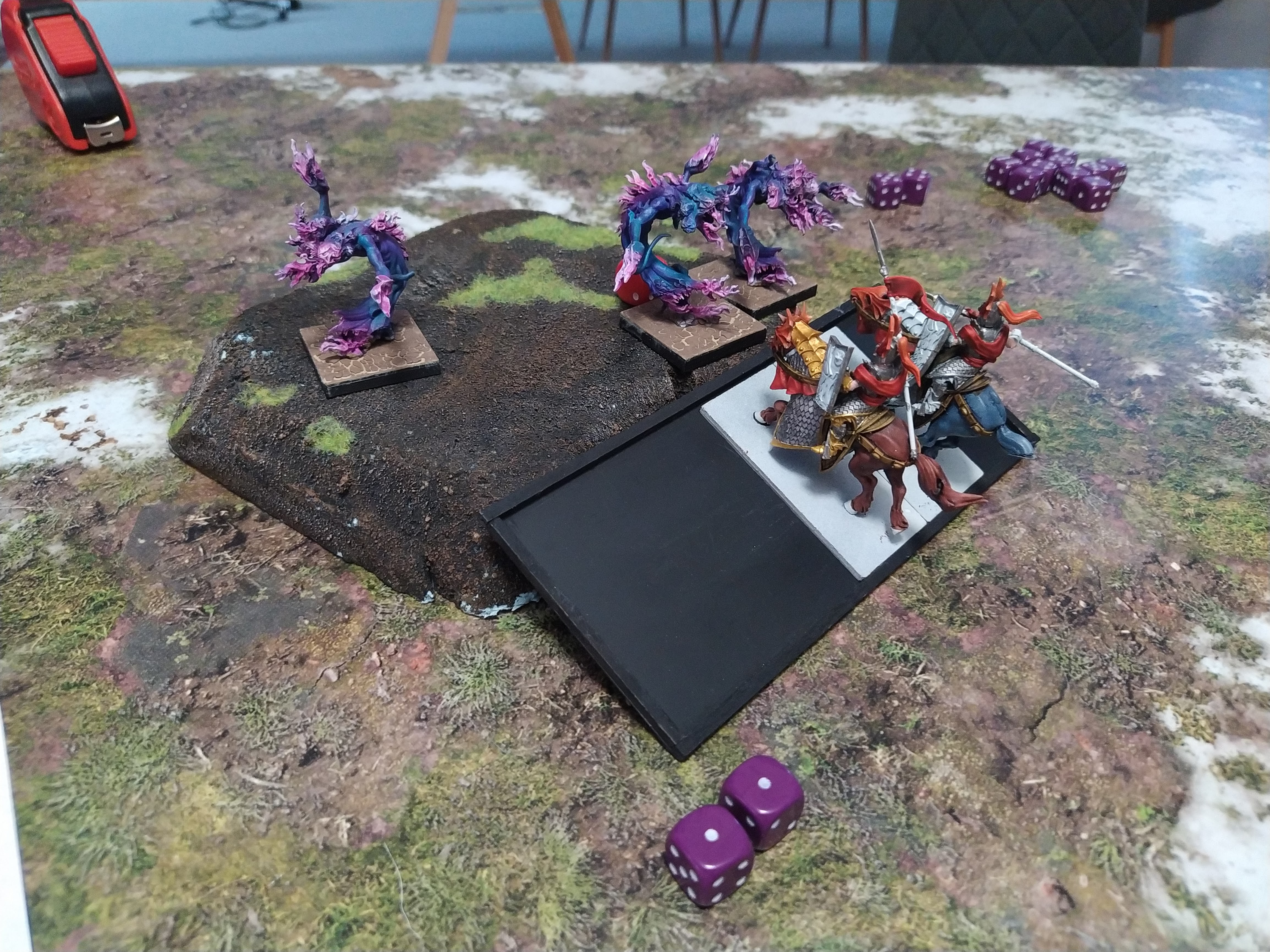 Round 3: High Elf Realms vs Daemons of Chaos (Warhammer: The Old World) — High Elves vs Deamons of Chaos Renegade