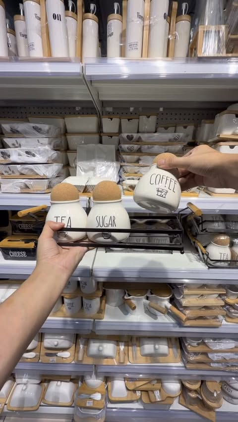 Instagram Reel by @lidacenter.cl, published May 18, 2026. Organización y estilo para tu cocina #cocina #decoracion#organizacion#hogar #parati
