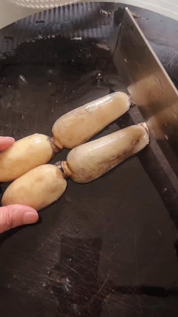 Instagram Reel by @drain_titasik, published Jun 3, 2026. This is so satisfying to watch ? I can’t stop replaying this… Cutting vegetable ?? #satisfying #oddlys…