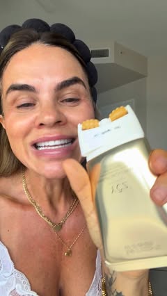 Instagram Reel by @vivianiellsworth, published May 31, 2026. Cuidar da pele do pescoço e do colo faz toda a diferença na rotina de autocuidado. Esse creme firm…