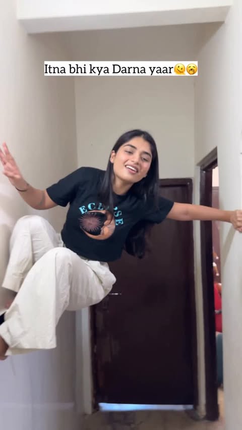 Instagram Reel by @vanshiikarathore, published May 19, 2026. aree cockroach hi to tha ??‍??‍↕️ (viral, viral reel, fyp, foryou, cockroach ka dar, oversmart, fu…