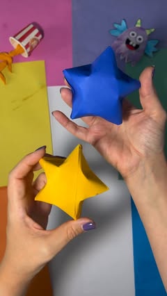 Instagram Reel by @minicraftylala, published May 26, 2026. Cómo hacer estrellas infladas de papel versión gigante #manualidades #kidsactivities #artscraft
