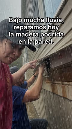 Instagram Reel by @bezaleel0223, published May 27, 2026. Reparamos la madera podrida de la pared! ?#forfamily #trailas #renovación #diy