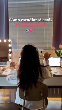 Instagram Reel by @lauraaprende, published May 21, 2026. ?? Si estás en una relación y tus notas bajaron, lee esto: No es el amor. Es no saber poner límites. ─…