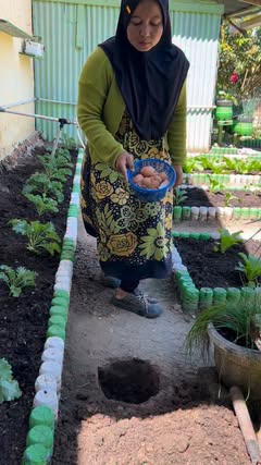 Instagram Reel by @rumahdedimini, published Jun 2, 2026. Tips composting made easy
