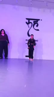 Instagram Reel by @dancingdollaaru, published May 20, 2026. AZUL??✨? This powerpack choreography by @simranjat_ ma’am!!?????✨ . DC :- @theruh_official ? . {dan…