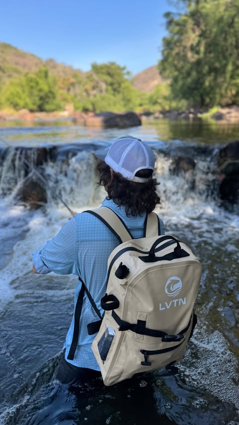Instagram Reel by @mexangler, published May 25, 2026. Estrenando las mochilas impermeables @leviatan_fishing sin duda una de mis herramientas más importantes p…