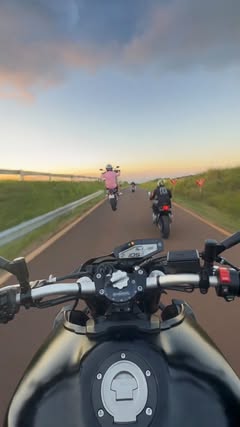 Instagram Reel by @walis09_, published May 17, 2026. Moto doida ? #mt09 #moto #mt07 #motos