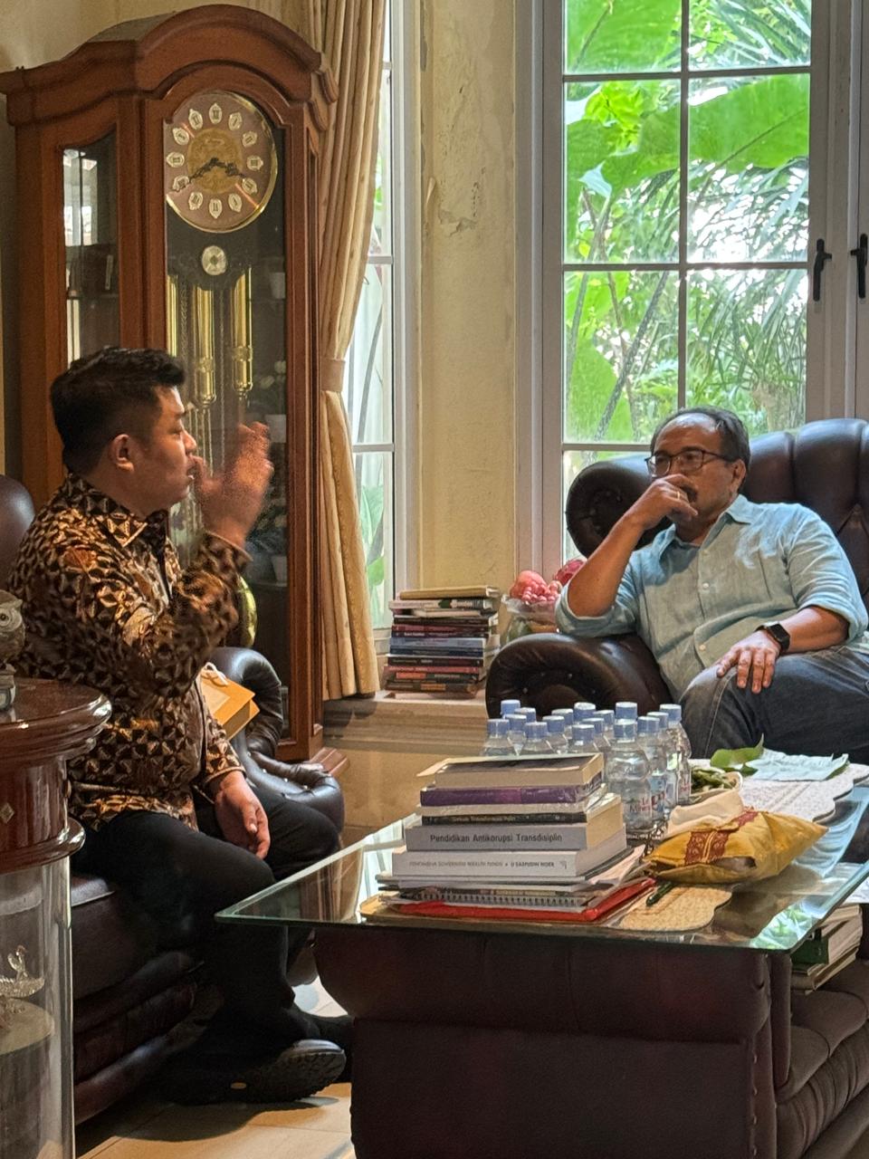 Kekayaan Alam Melimpah, Namun Banyak Rakyat Hidup Melarat…