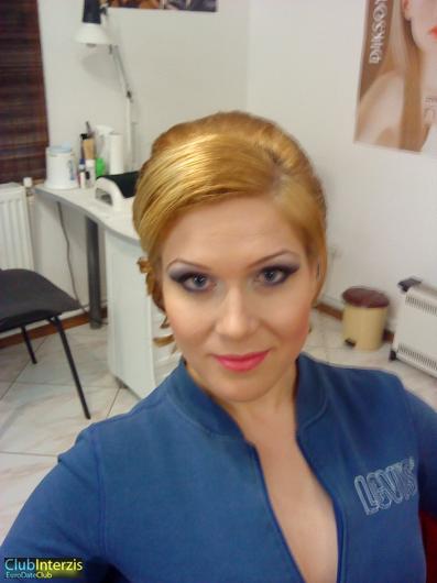 Aly86