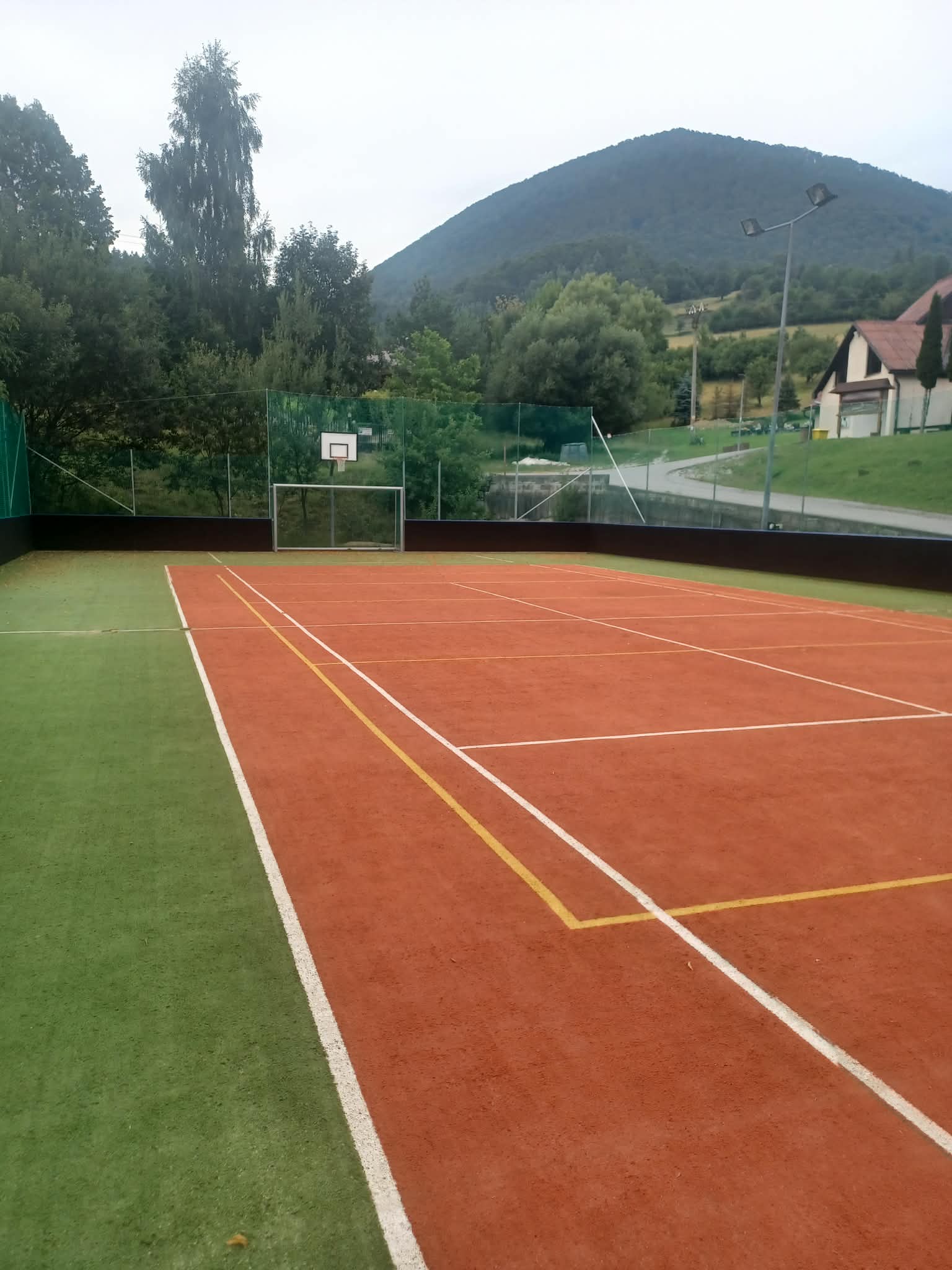 Multifunkčné ihrisko pri ZŠ