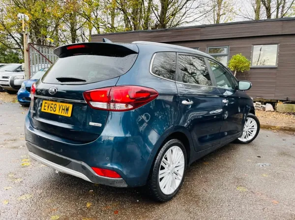 2018 KIA CARENS EY68 YHW 2,995 2018 131,202 DIESEL AUTOMATIC ULEZ CRDI 139 3 ISG... photo