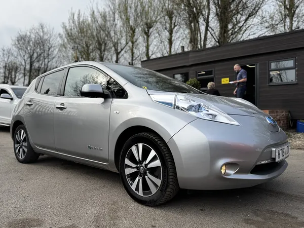 2016 NISSAN LEAF HT16 ADV 2,995 2016 82,812 ELECTRIC AUTOMATIC ULEZ 30KWH TEKNA... photo
