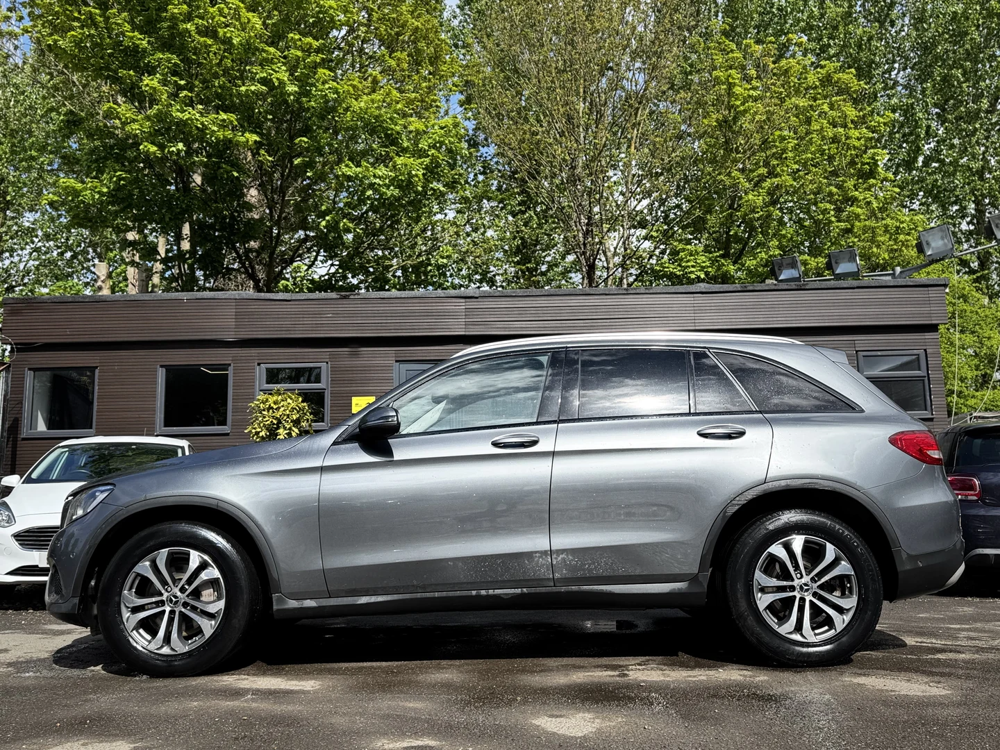 2017 Mercedes-Benz GLC thumbnail 5