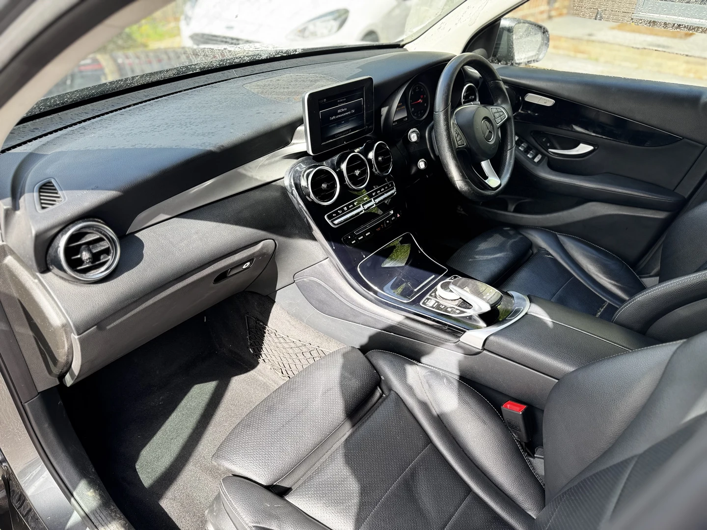 2017 Mercedes-Benz GLC thumbnail 9