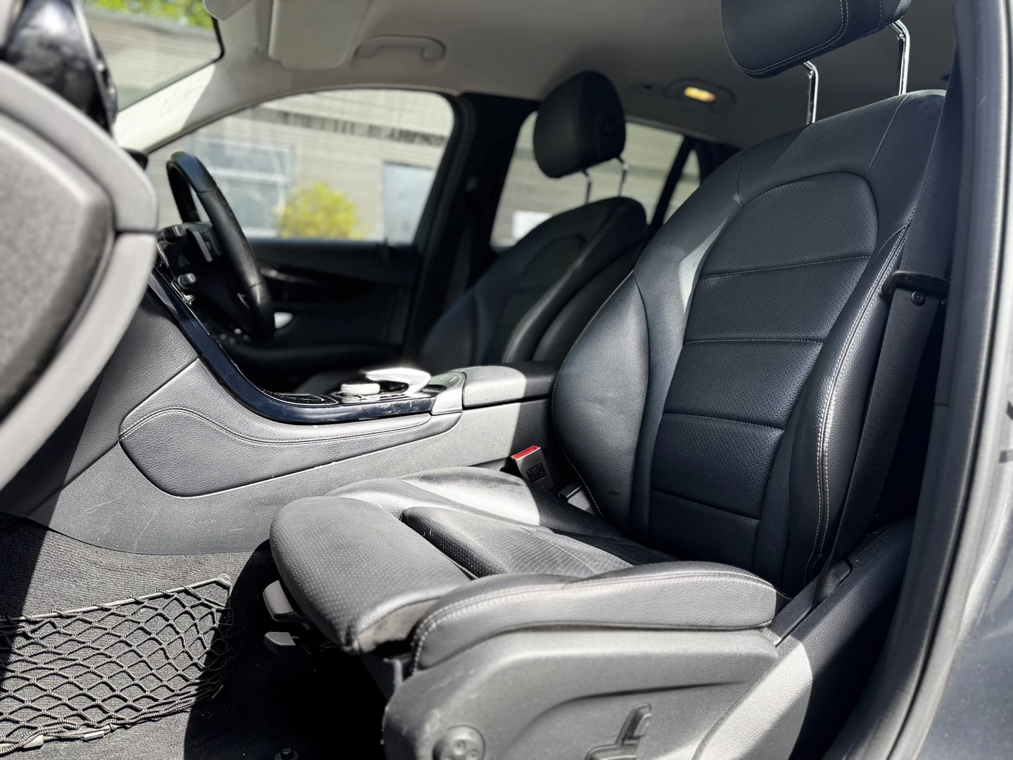 2017 Mercedes-Benz GLC thumbnail 11