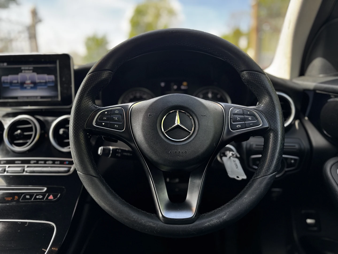 2017 Mercedes-Benz GLC thumbnail 13