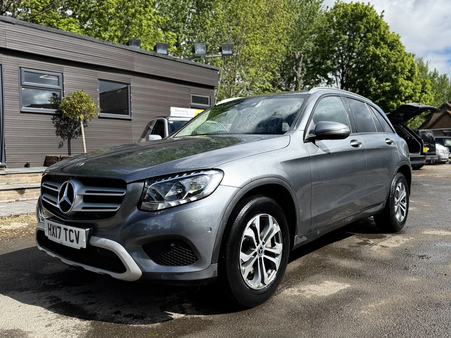 2017 Mercedes-Benz GLC thumbnail 4