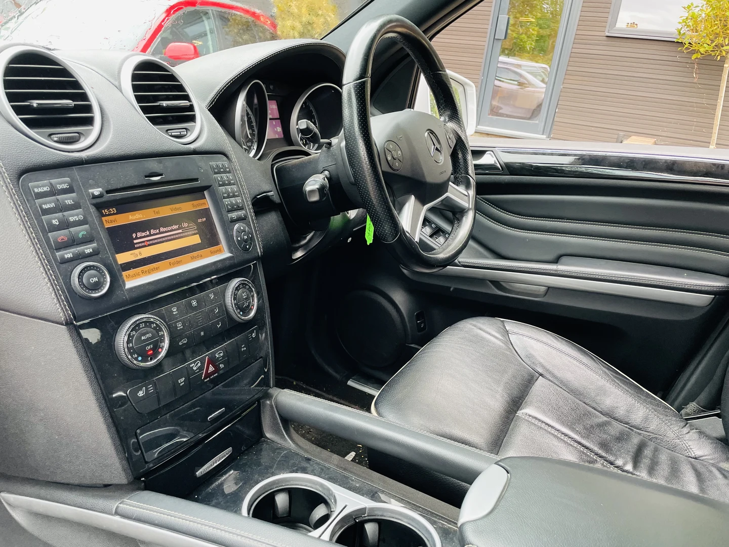 2011 Mercedes-Benz M-Class thumbnail 15