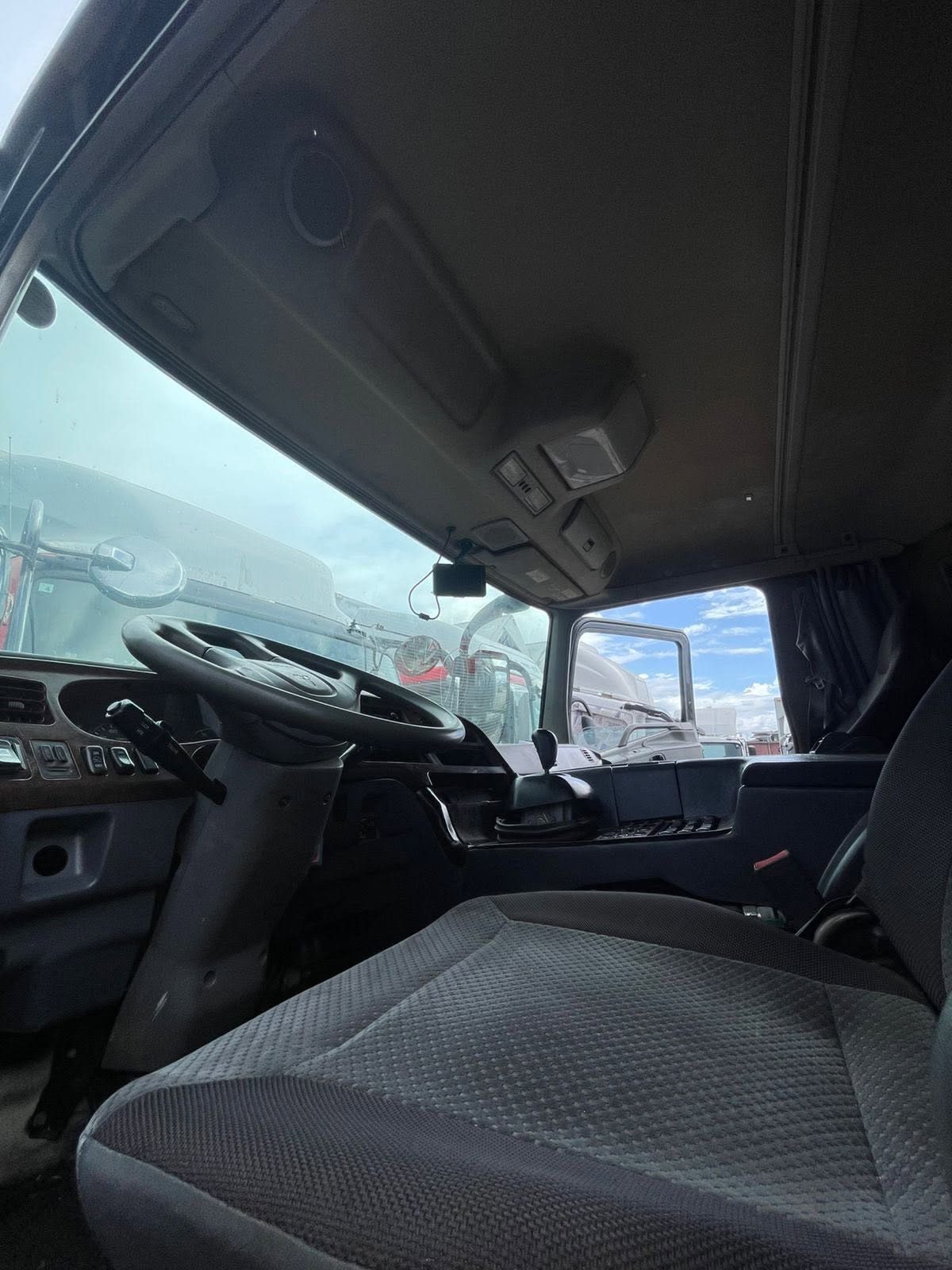 2023 Mitsubishi Fuso Supergreat Wingvan