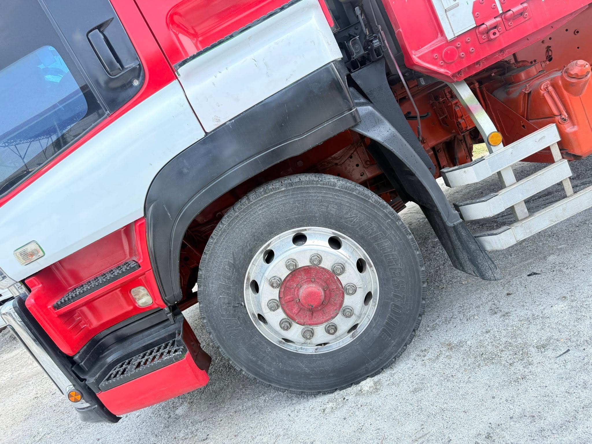 Isuzu Giga Wingvan