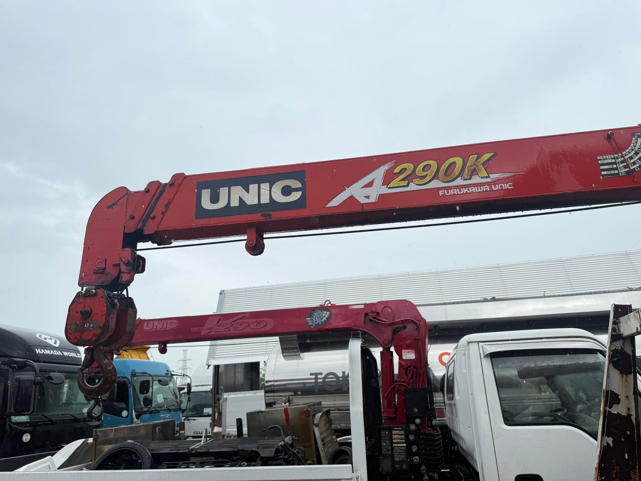 Isuzu Elf Self Loading with Boom