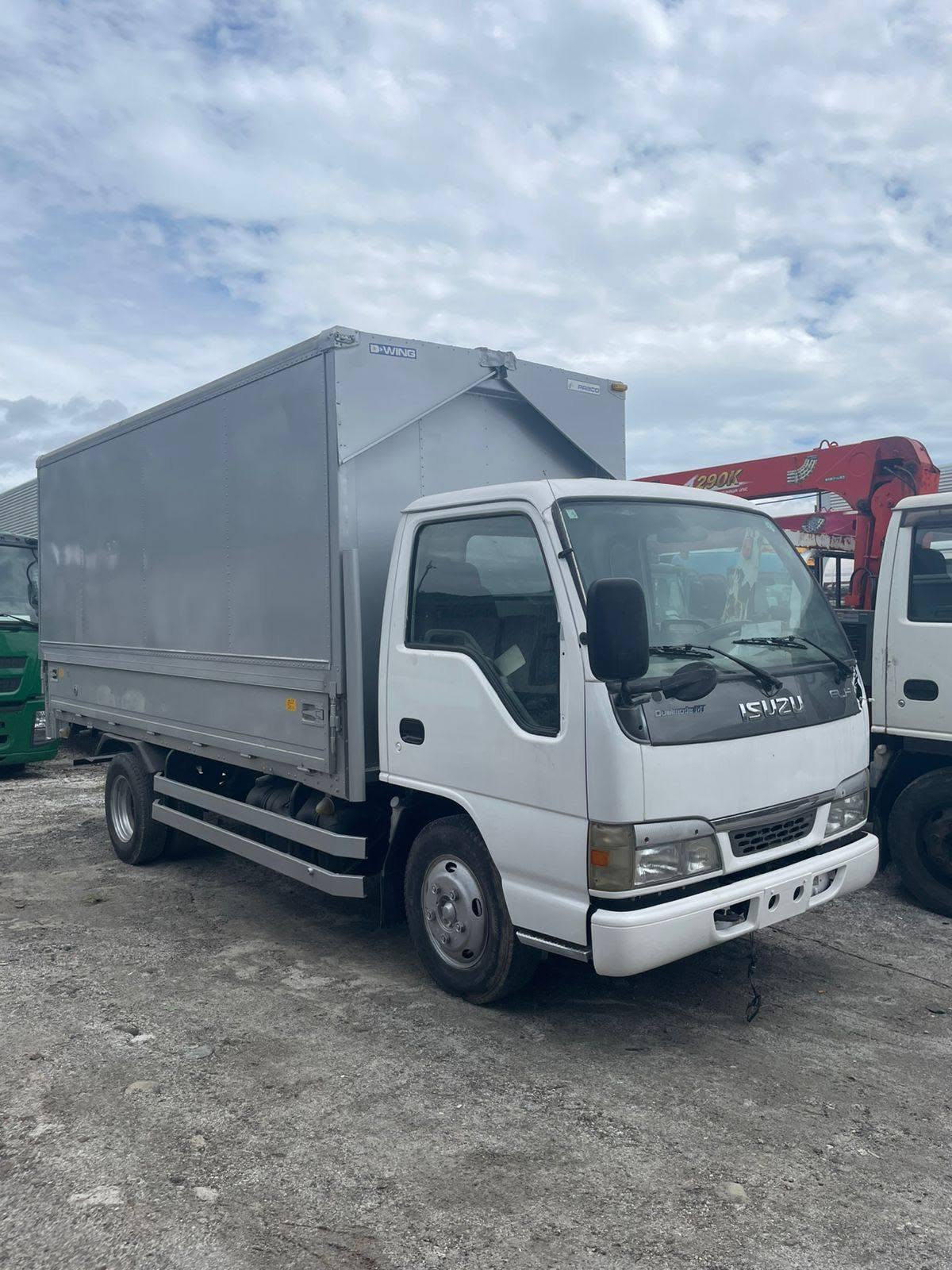  2021 Isuzu Elf Wingvan