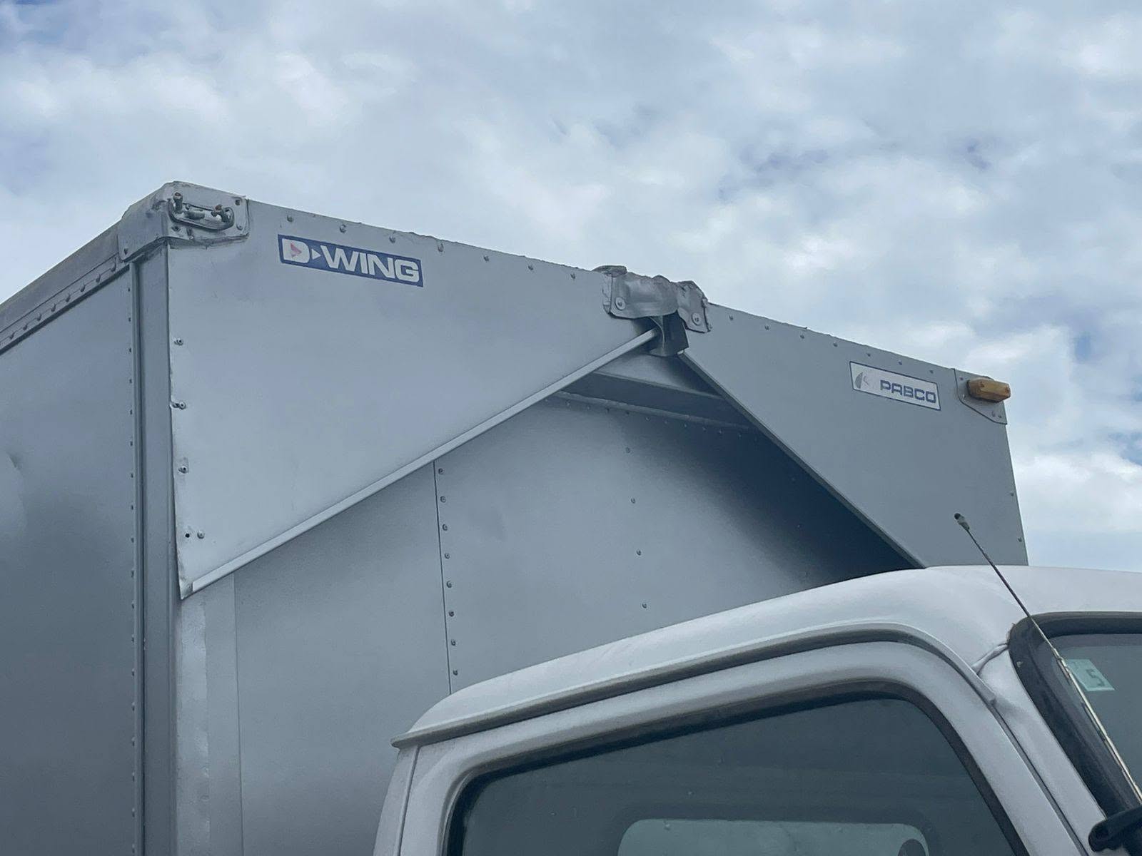  2021 Isuzu Elf Wingvan