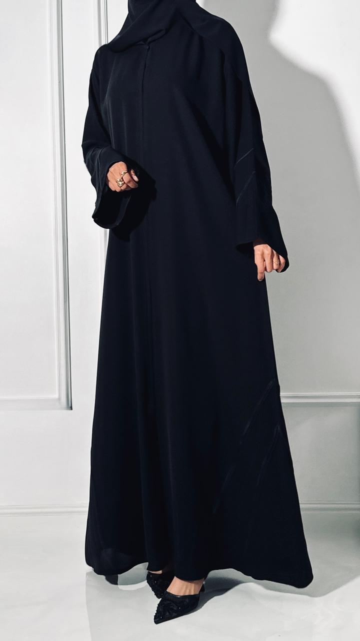 عباية سوداء ناعمة