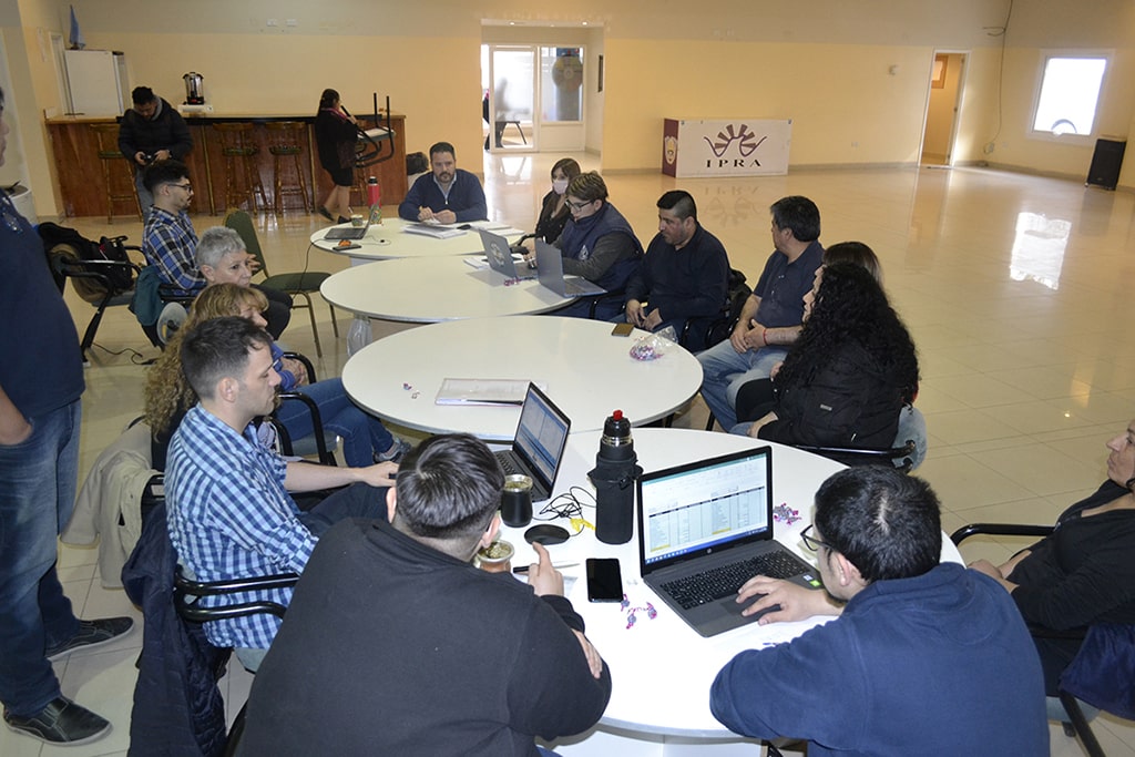 ATSA, UPCN y ATE firmaron el acuerdo salarial con Gobierno - Diario El ...
