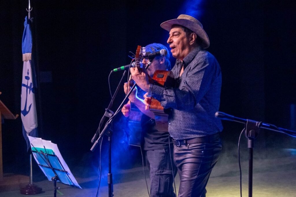 El aniversario de la Prefectura Naval se celebró con folklore y canto en Ushuaia