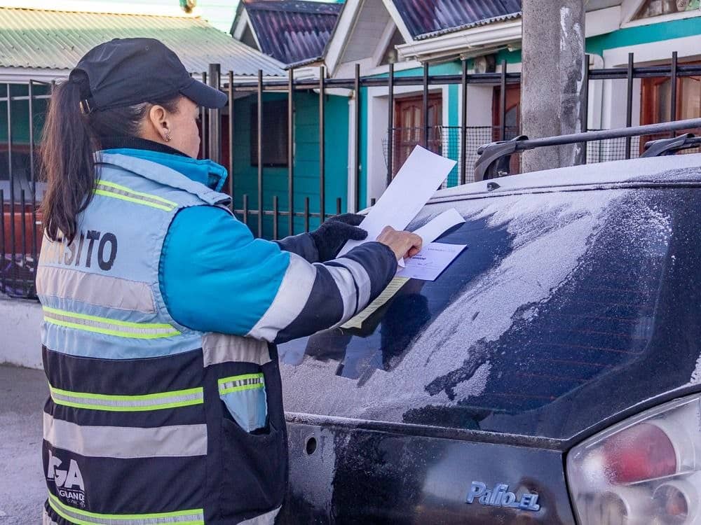El Municipio retirará vehículos abandonados y chatarra de la vía pública
