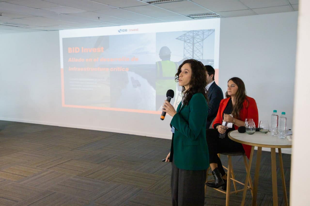 Presentan un proyecto para convertir al puerto de Ushuaia en una terminal con energía limpia